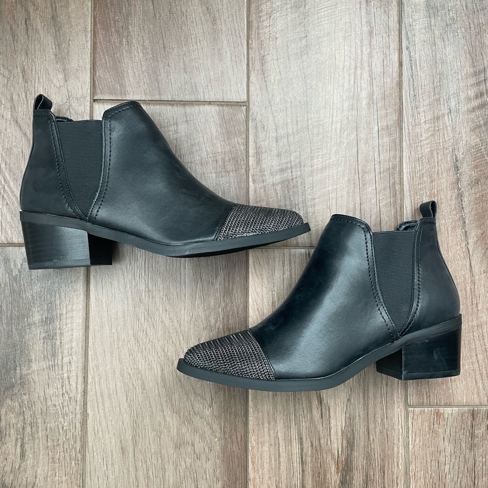 Report Zerega Booties